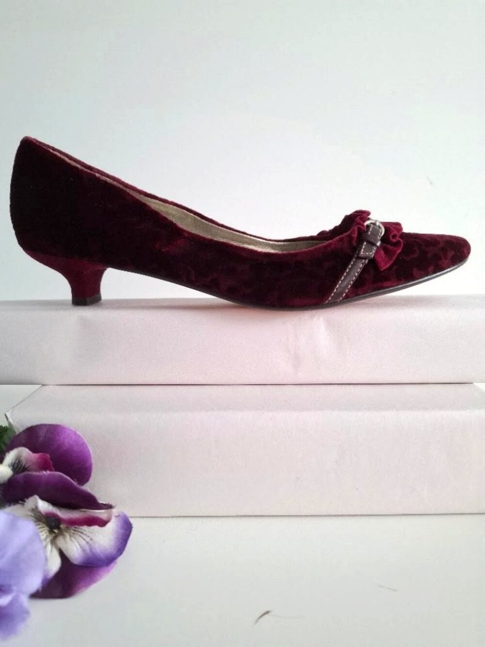 Talbots Burgundy Red Velvet Kitten Heel Pumps Ruffle Buckle Almond Toe Shoes EUC